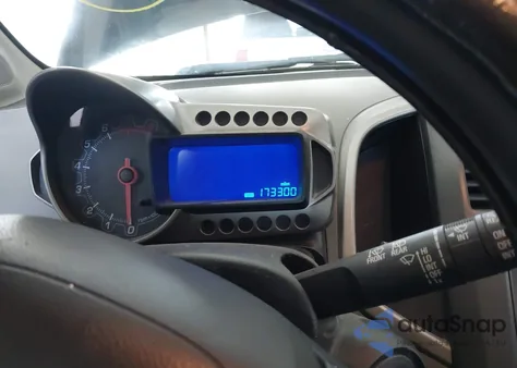 2015 Chevrolet Sonic Lt Auto из США, поврежденный, VIN 1G1JC6SH3F4131077